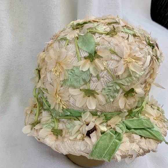 Vintage Easter Elegant Cream Floral Hat - Picture 10 of 10